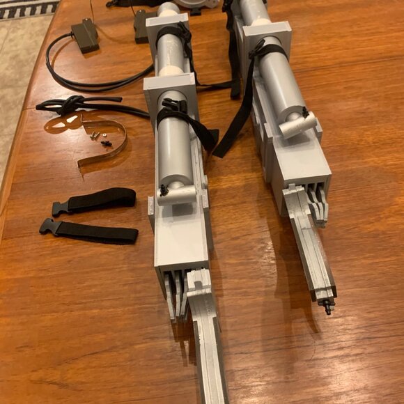 ODM Gear from Attack on Titan 3D Maneuver Gear Cosplay Eren, Mikasa, Levi, Armin - Picture 6 of 16